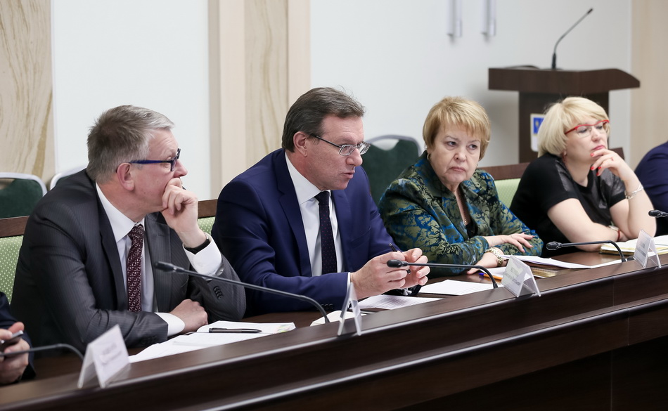Руководство района провело встречу с руководством Лозы и Краснозаводска