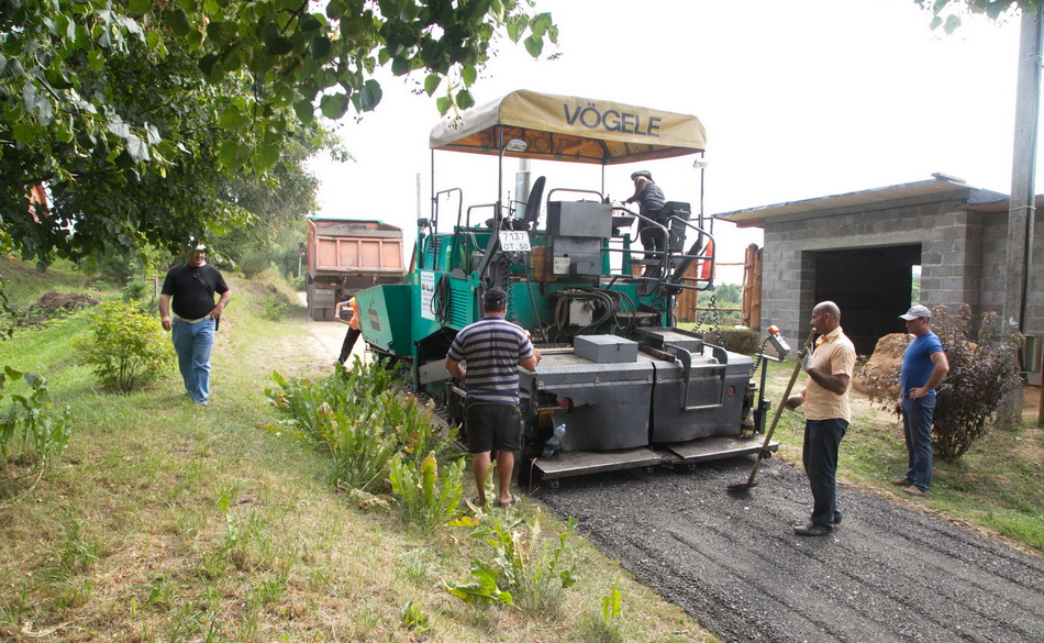В деревнях Шеметовского поселения идёт капитальный ремонт дорог