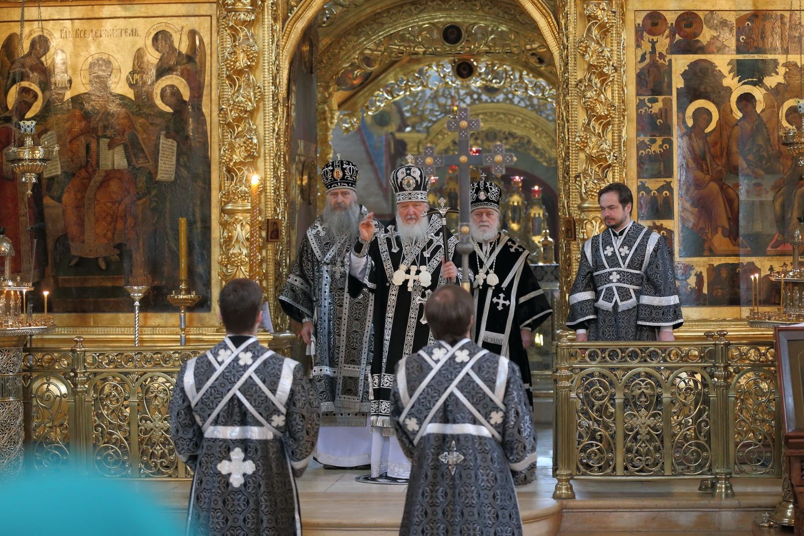 Патриарх совершил Литургию Преждеосвященных Даров в Троице-Сергиевой лавре