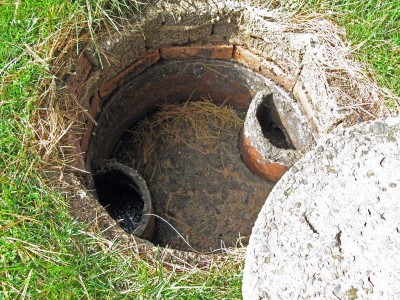Выгребная яма из кирпича для туалета на участке: как правильно построить