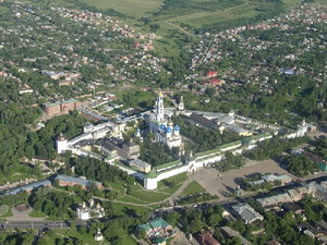 21 апреля 1946 года открыта Троице-Сергиева Лавра