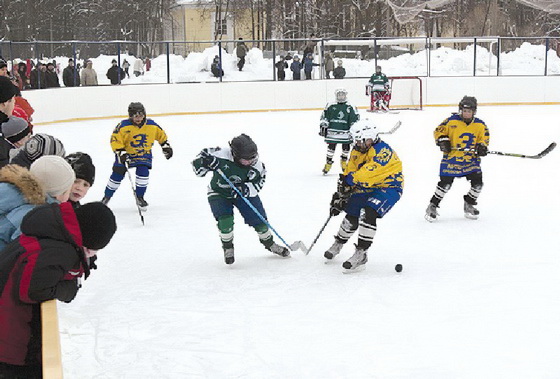 Команды Сергиево-Посадского района продолжают участие в чемпионате Московской области по хоккею