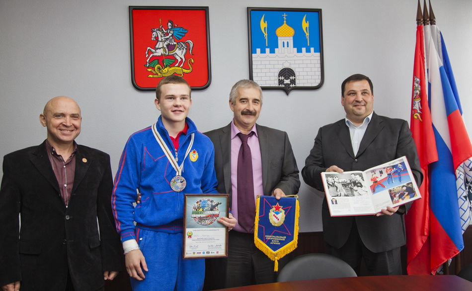 Встреча главы города Виктора Букина с чемпионом Антоном Нагорным  
