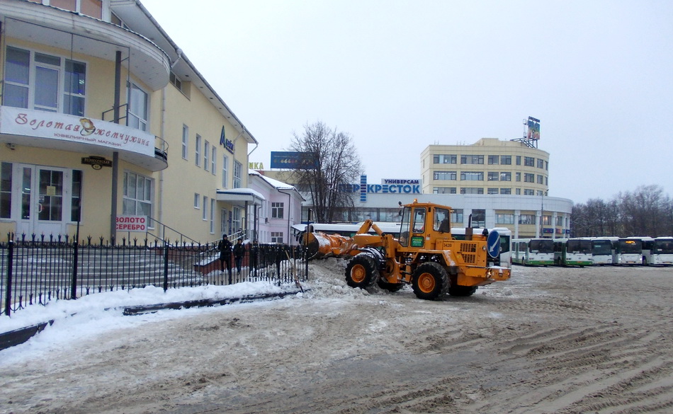  На автовокзале Сергиева Посада плохо убирают снег